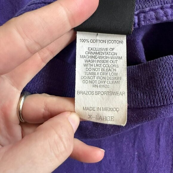 Disney Mickey Unlimited womens vintage embroidered  short sleeve t-shirt -XL - Picture 7 of 8